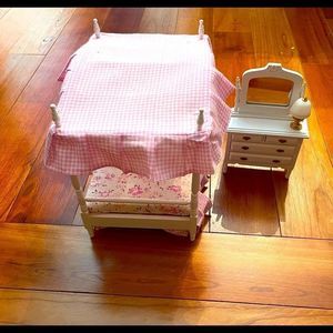 Vintage Miniature Pink Canopy Bed.     Scale1:12    (Dresser sold separately)